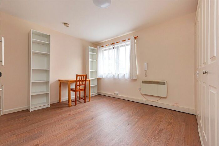 Studio To Rent In Hornsey Road, Holloway, London, N7