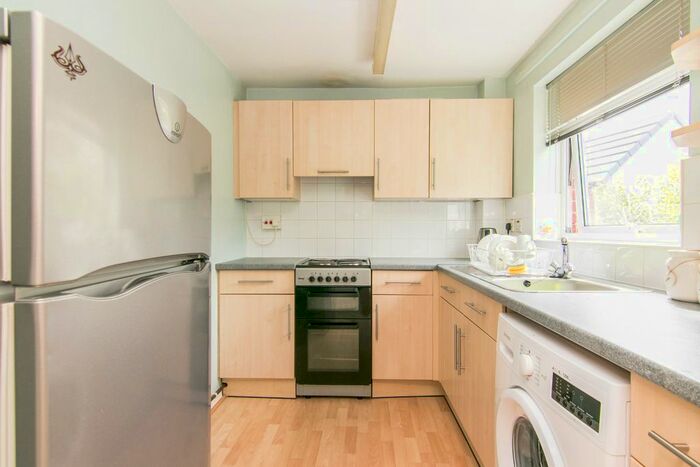 1 Bedroom Flat To Rent In Leighstone Court, Victoria Road, CH2