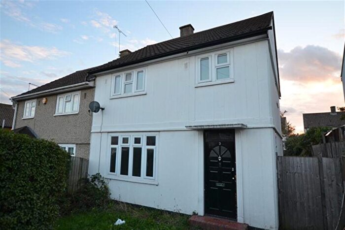 3 Bedroom Semi Detached House To Rent In Montgomery Crescent, Romford, RM3