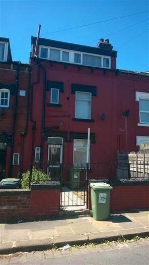 3 Bedroom Terraced House To Rent In Berkeley View, Leeds, LS8