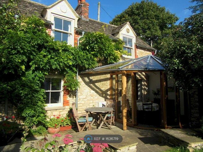 2 Bedroom Semi-Detached House To Rent In Laughton Hill, Witney, OX29