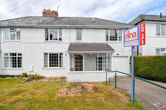 4 Bedroom Semi-Detached House For Sale In Westward Rise, Barry, CF62