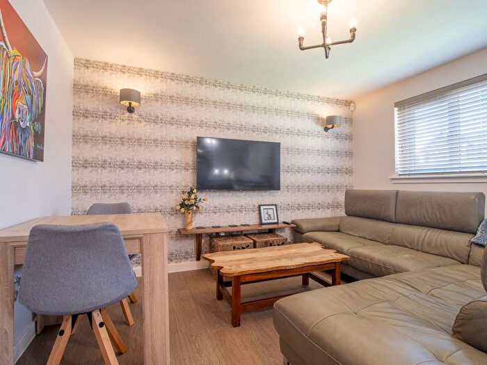 2 Bedroom Flat To Rent In Levern And District, G43