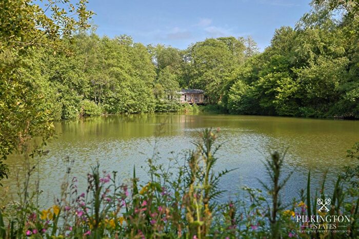 2 Bedroom Chalet For Sale In Stonerush Lakes, Lanreath, Looe, Cornwall, PL13