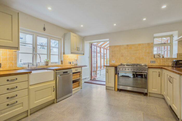 3 Bedroom House To Rent In High Street, Charlton On Otmoor, OX5