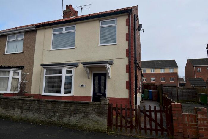 3 Bedroom Semi-Detached House To Rent In Hermitage Road, Bridlington, East Yorkshire, YO16