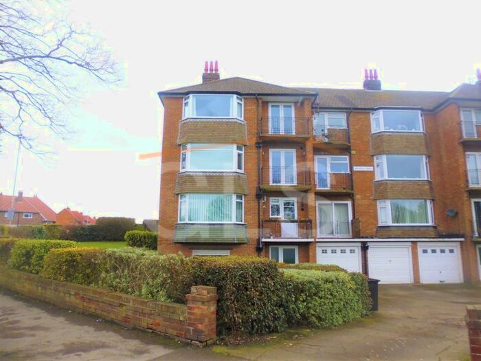 2 Bedroom Flat To Rent In Peasholm Manor, North Leas Avenue, Scarborough, North Yorkshire, YO12