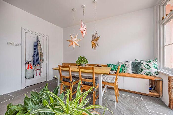 3 Bedroom Terraced House For Sale In Stamshaw Road, Portsmouth, PO2