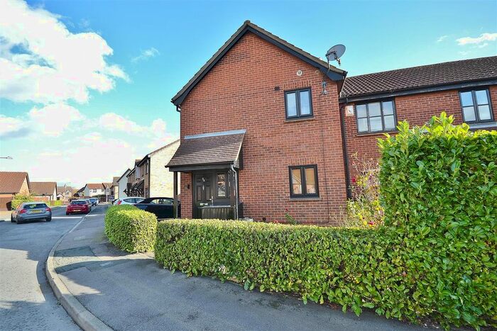 1 Bedroom Property To Rent In Trentbridge Close, Ilford, IG6