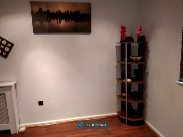 1 Bedroom Maisonette To Rent In Manorside Close, London, SE2