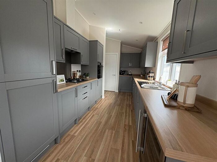 2 Bedroom Mobile Home For Sale In Thorney Bay Road, Sandy Bay, Canvey Island, SS8