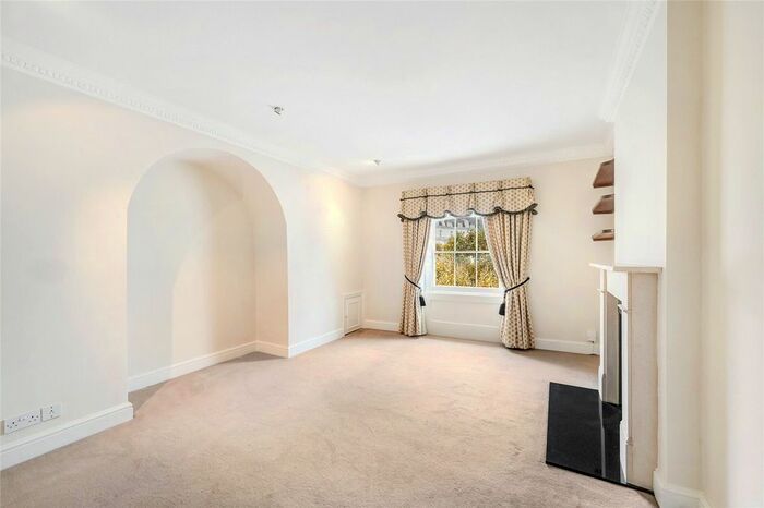 2 Bedroom Flat To Rent In Old Brompton Road, South Kensington, SW7