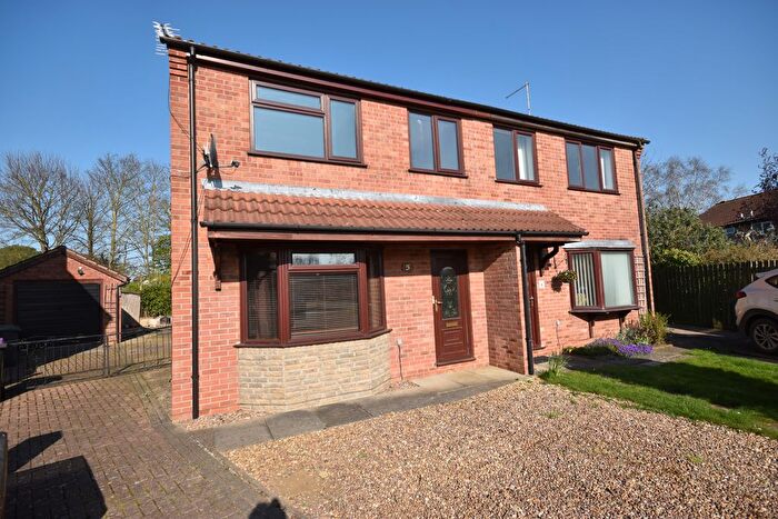 3 Bedroom Semi-Detached House To Rent In Ashbourne Close, Sleaford, NG34