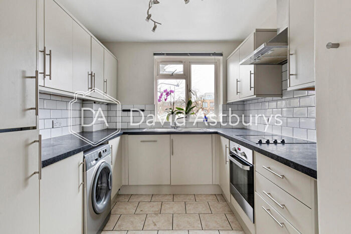 3 Bedroom Flat To Rent In Dagnall Street, Battersea, London, SW11
