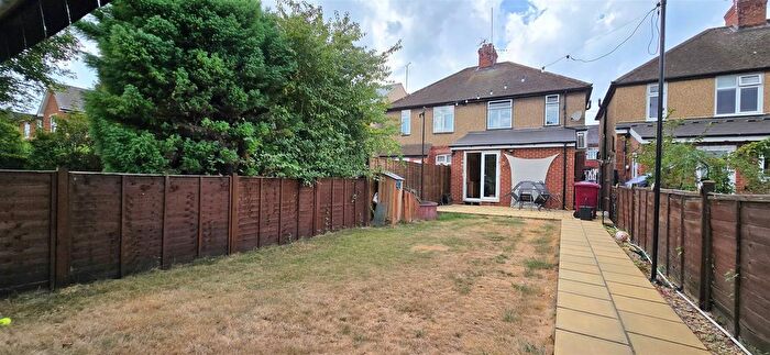 3 Bedroom Semi Detached House To Rent In Patrick Road, Caversham, Reading, RG4