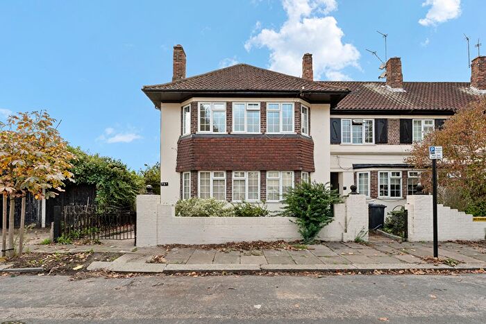 2 Bedroom Maisonette To Rent In Montague Road, Hanwell, W7