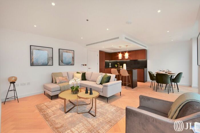 2 Bedroom Flat To Rent In Landmark Pinnacle, Marsh Wall, E14