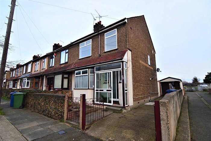3 Bedroom End Of Terrace House To Rent In Kent Road, Grays, RM17