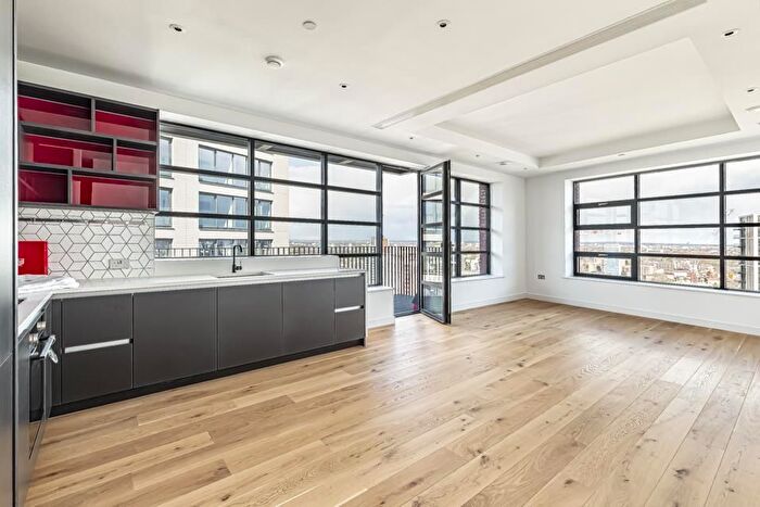 2 Bedroom Flat For Sale In Defoe House, London City Island, E14