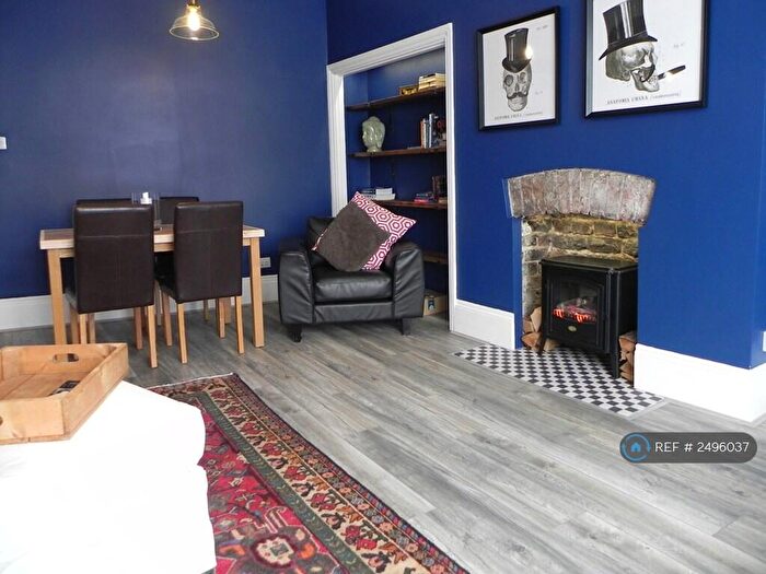 2 Bedroom Flat To Rent In Spring Bank, Hull, HU3