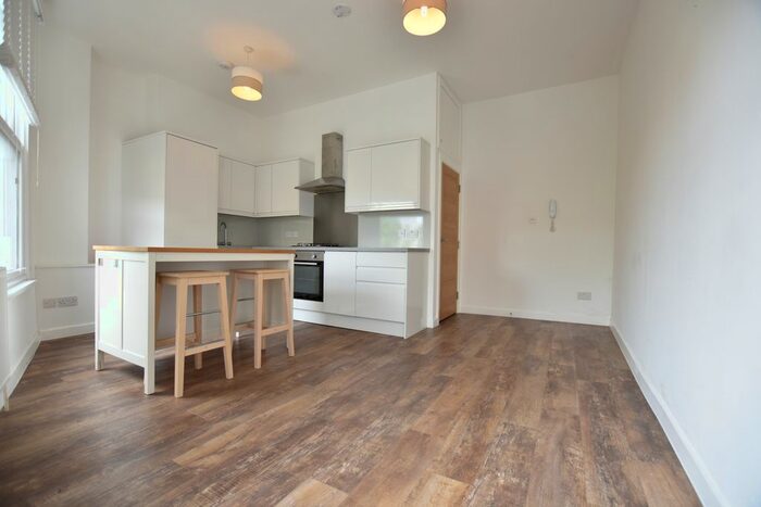 2 Bedroom Flat To Rent In Denmark Hill, Camberwell, SE5