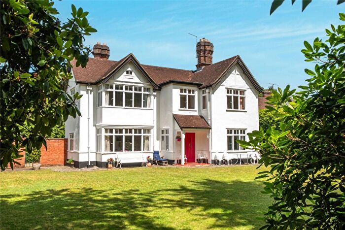 5 Bedroom Detached House For Sale In Old Green Lane, Camberley, Surrey, GU15