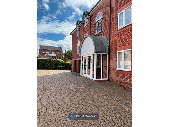 1 Bedroom Flat To Rent In Eskdaill Place, Kettering, NN16