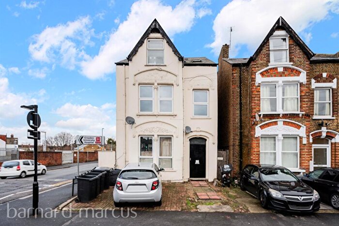 3 Bedroom Flat For Sale In Lodge Road, Croydon, CR0