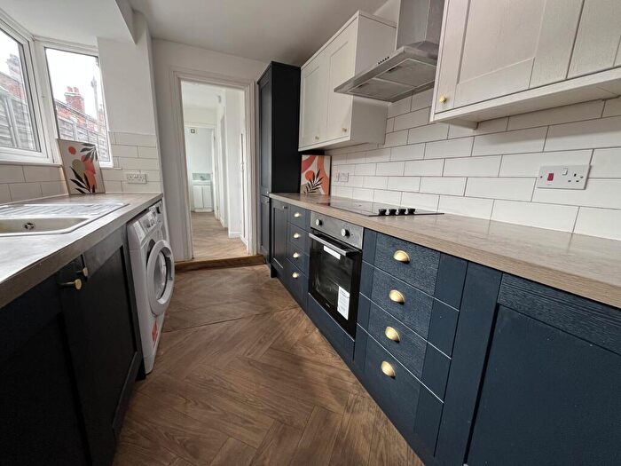 4 Bedroom Terraced House To Rent In Ripon St // Bed // Sept, LN5