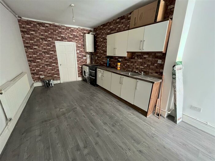 1 Bedroom Flat To Rent In Hall Street, Dudley, DY2