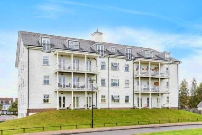 2 Bedroom Flat To Rent In Beaumont Drive, Worcester Park, KT4