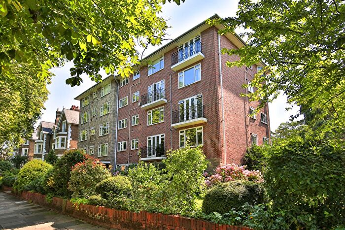 2 Bedroom Flat To Rent In Primrose House, Kew Road, Kew, Richmond, Surrey, TW9