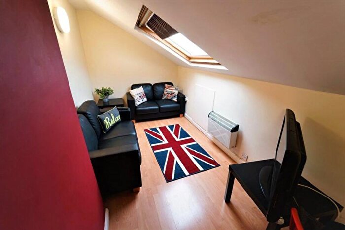 3 Bedroom Flat To Rent In Noel Street, Forest Fields, NG7