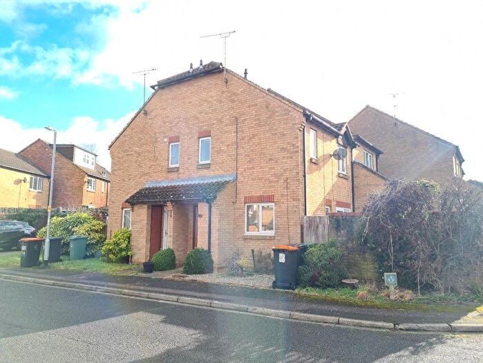 2 Bedroom Semi-Detached House To Rent In Northview Road, Houghton Regis, LU5