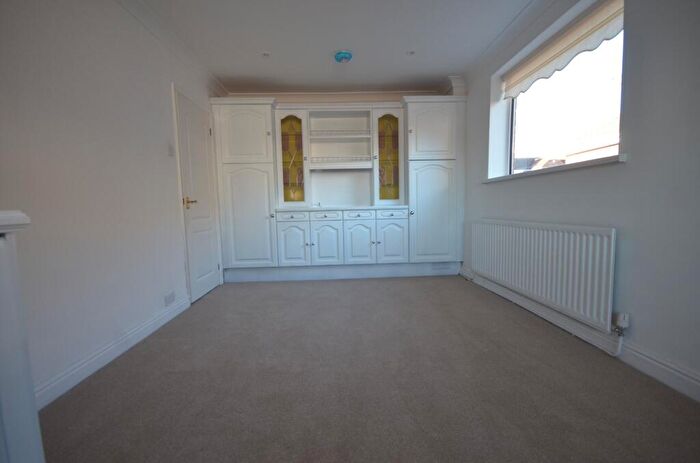 2 Bedroom Bungalow To Rent In Windermere Avenue, Scartho, Grimsby, DN33
