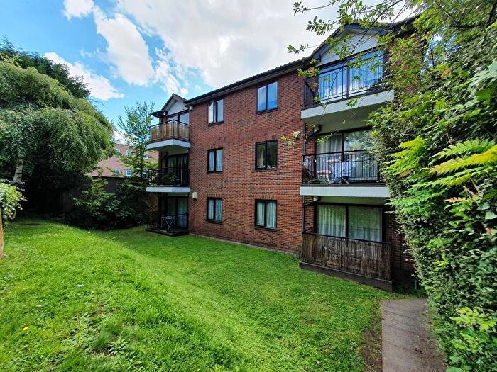 2 Bedroom Flat To Rent In Sanderstead Road, South Croydon, CR2