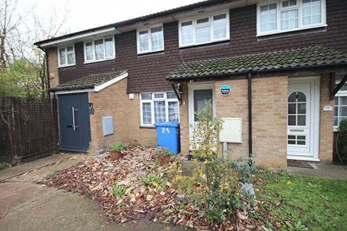 3 Bedroom Terraced House For Sale In Pendula Drive, Hayes, UB4