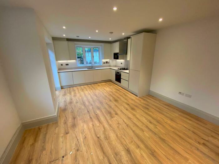 2 Bedroom Flat To Rent In The Heights, Cumnor Hill, Oxford, OX2