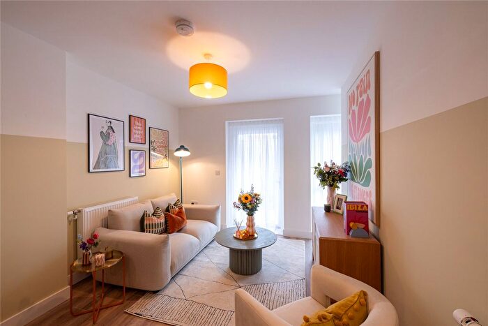 1 Bedroom Maisonette For Sale In Catkin Road, London, NW9