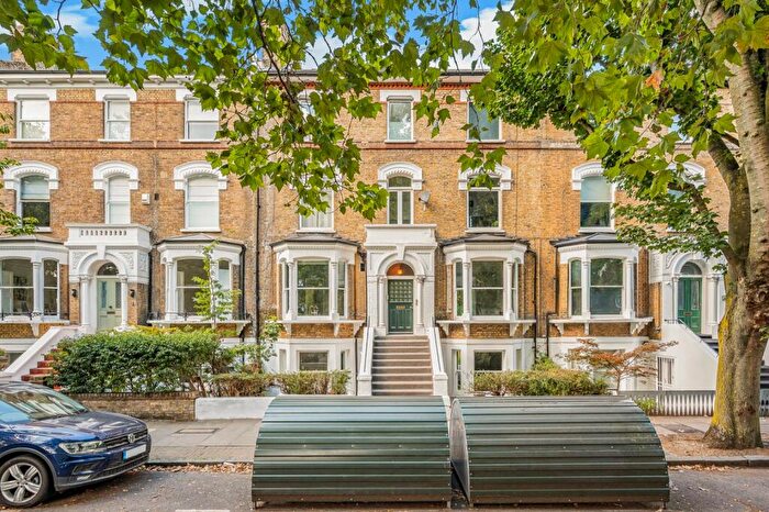 3 Bedroom Flat For Sale In Petherton Road, Highbury, N5