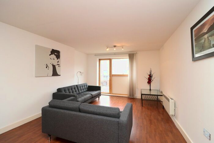 2 Bedroom Flat To Rent In Sherborne Street, Birmingham, Birmingham, B16