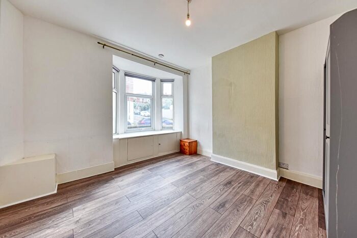1 Bedroom Flat To Rent In Station Road, Carlton, Nottingham, NG4