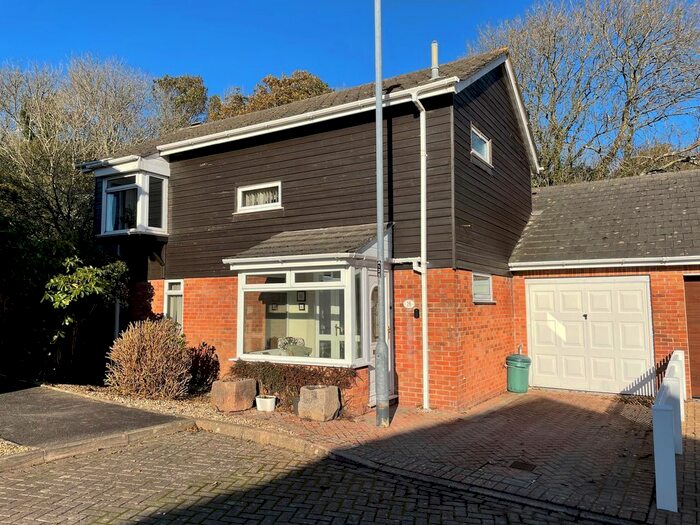 3 Bedroom Link Detached House For Sale In Borough Park, Torpoint, Cornwall PL11