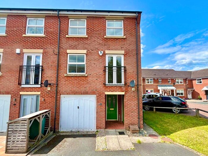 3 Bedroom House To Rent In Millbank, Yeadon, Leeds, West Yorkshire, LS19