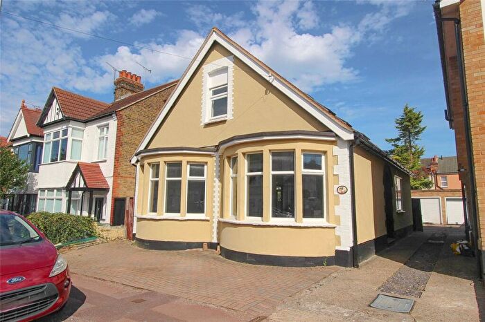 4 Bedroom Detached House For Sale In Westbourne Grove, Westcliff-on-Sea, Essex, SS0