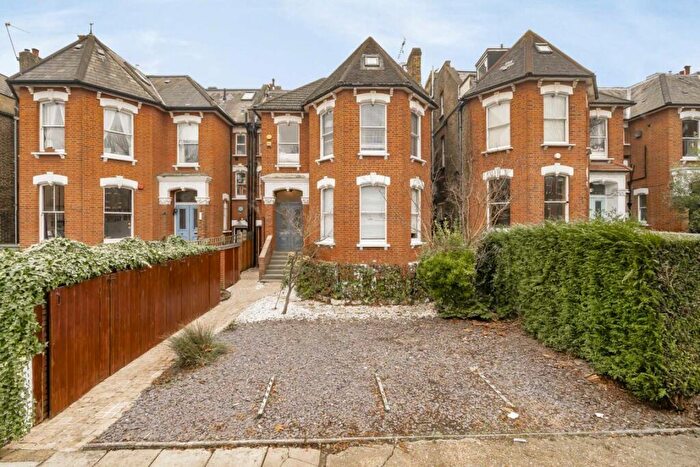 1 Bedroom Flat For Sale In Christchurch Avenue, Brondesbury Park, NW6
