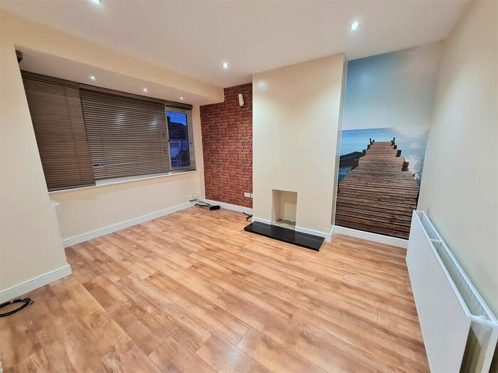 2 Bedroom Flat To Rent In Bowood Road, Enfield, EN3