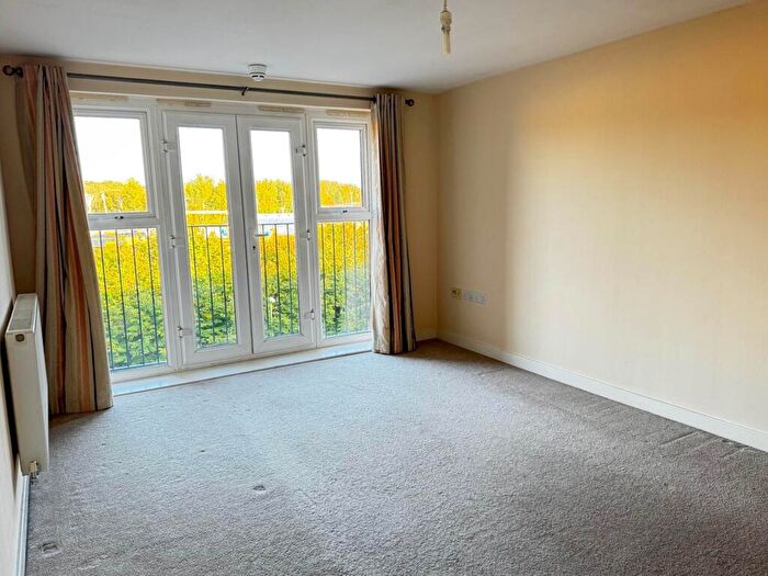 1 Bedroom Flat To Rent In Alexander Square, Eastleigh, SO50