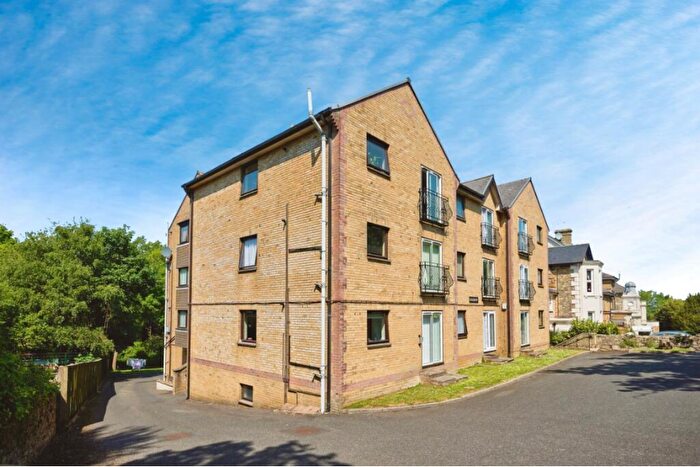 2 Bedroom Apartment To Rent In East Hill Road, Ryde, PO33