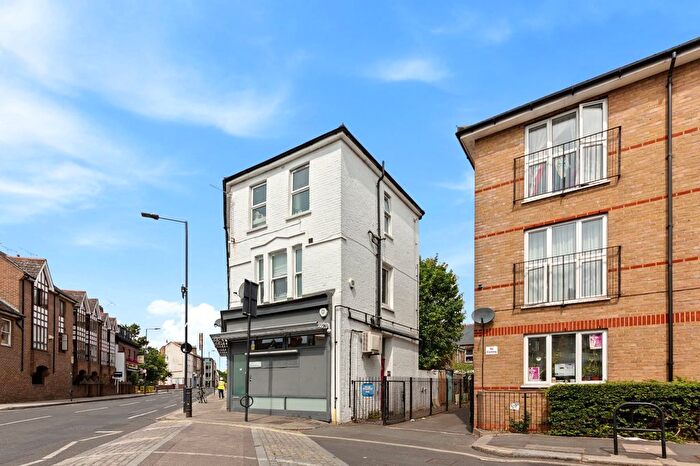 3 Bedroom Flat To Rent In Dawes Road, Fulham, SW6